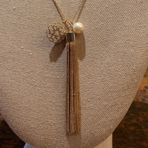 NWT LOFT Gold Filigree, Pearl & Tassel Layered 32" Necklace - Picture 6 of 10